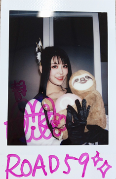 相羽あいなさん直筆サイン入り衣裳ビジュアルチェキプレゼント