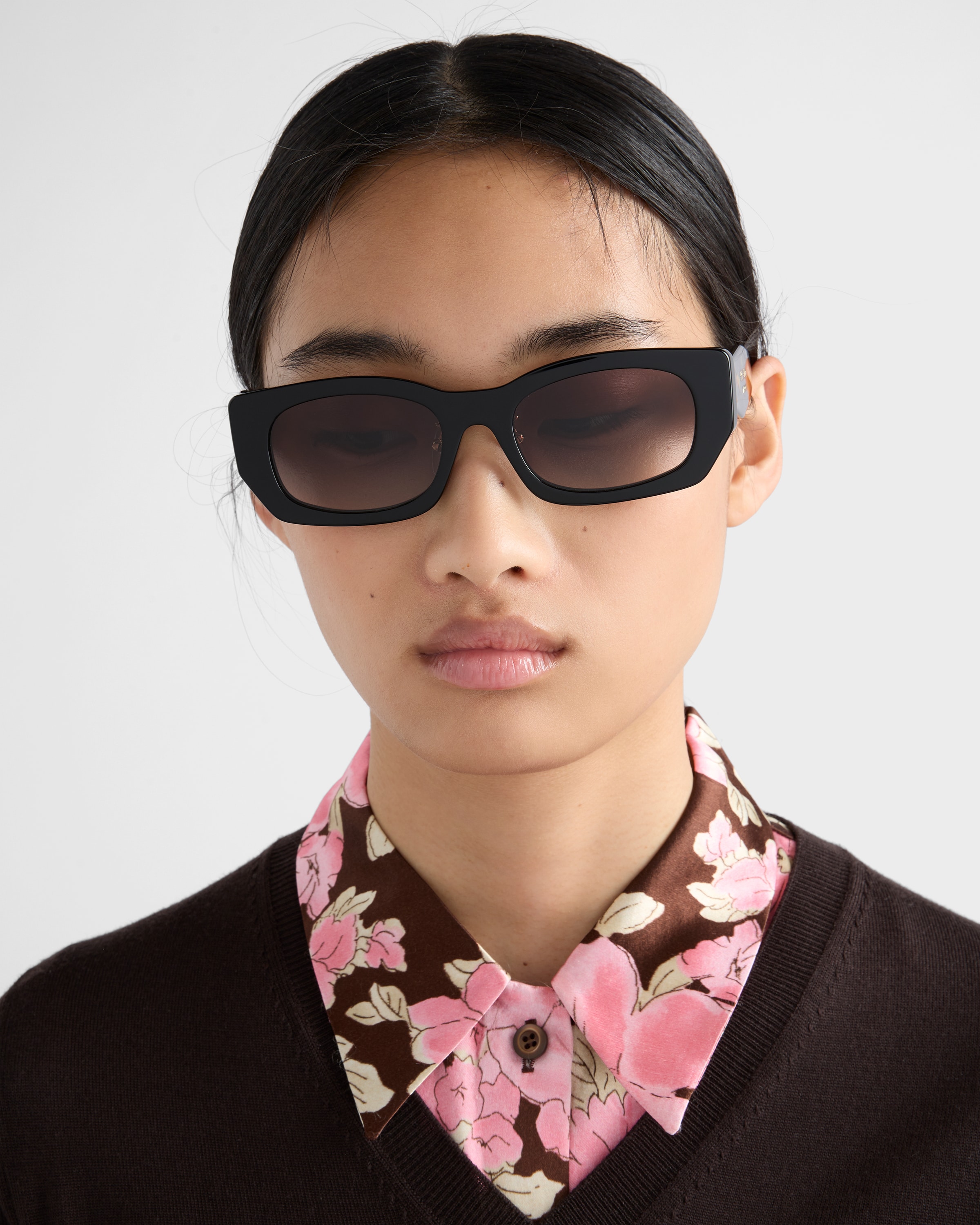 Gradient Anthracite Gray Lenses Sunglasses With The Prada Logo | PRADA