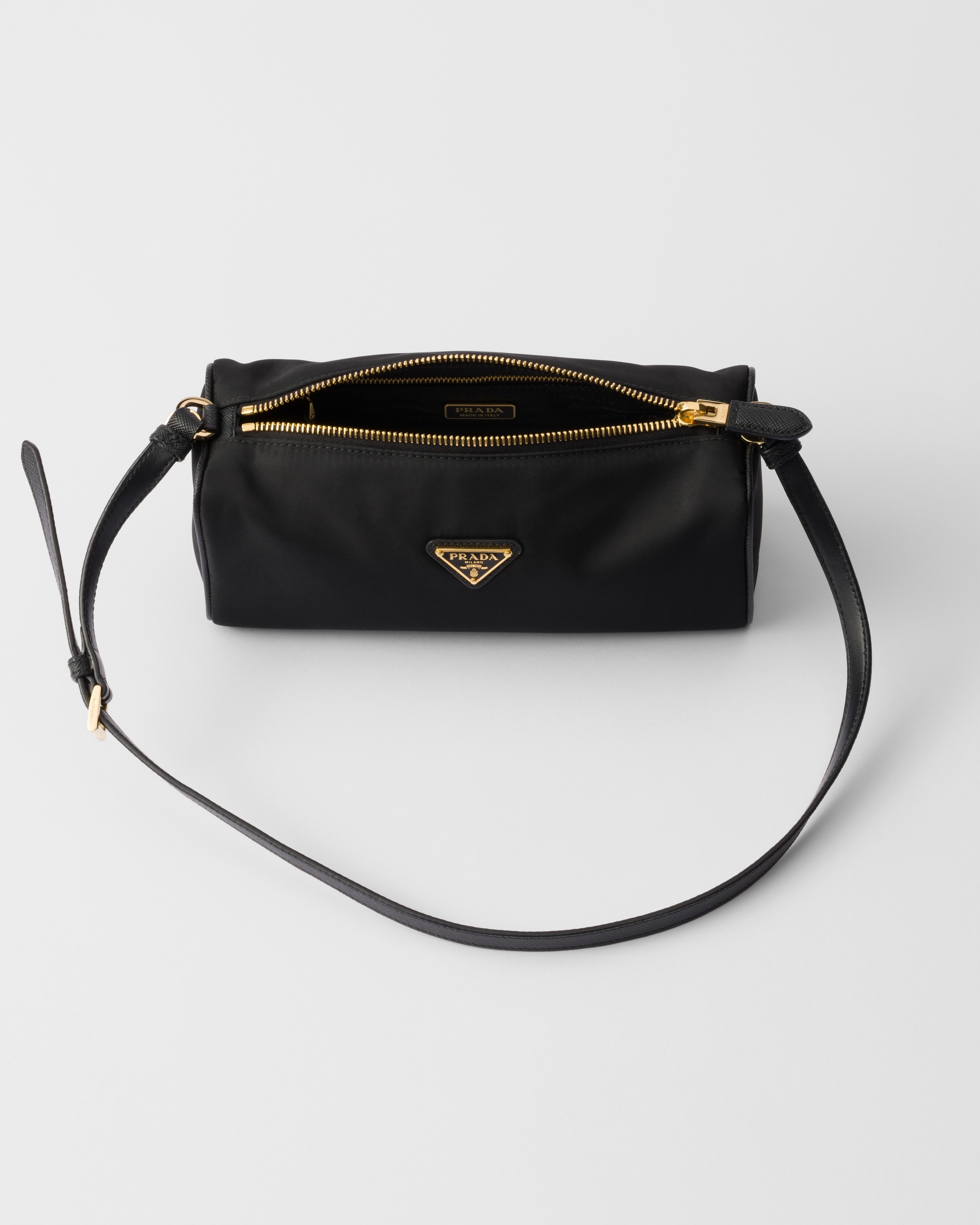 ブラック Re-nylon ポーチ | PRADA