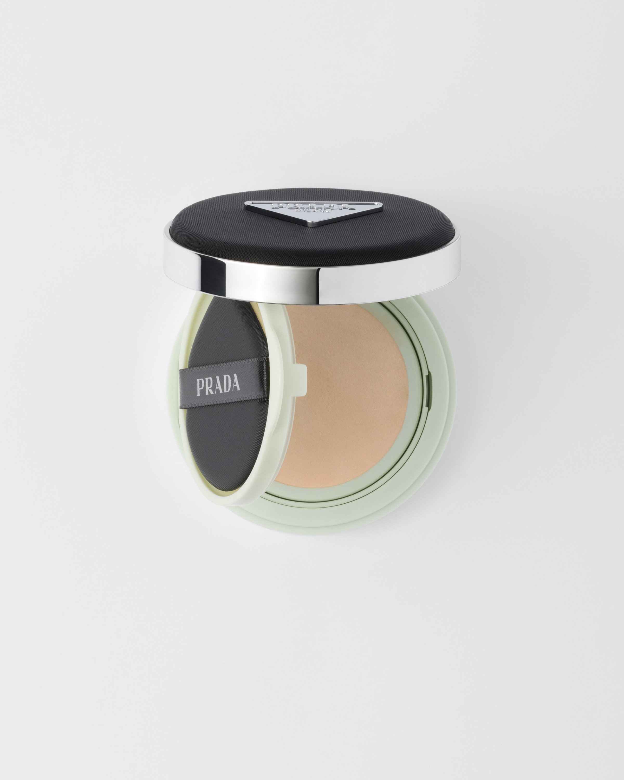 Ln10 - ライトニュートラル Prada Reveal Mesh Cushion Foundation
