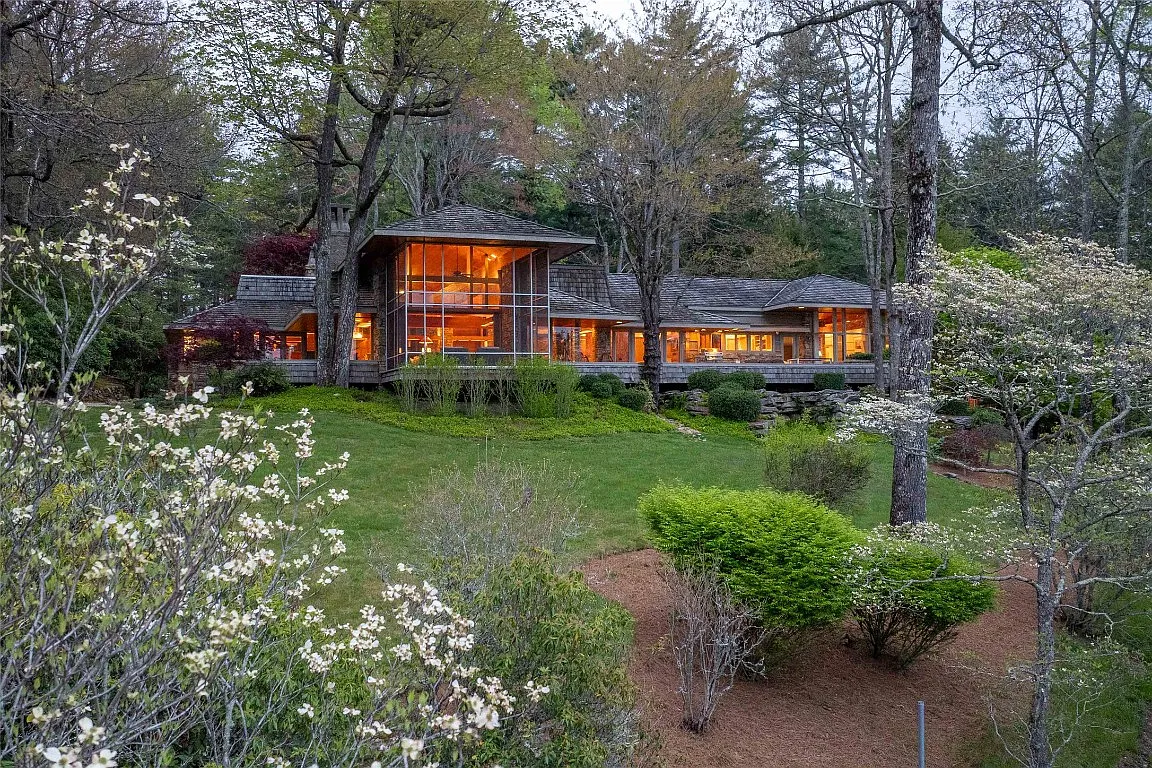 $6.58 Million Architect Jim Fox-Designed Contemporary Masterpiece