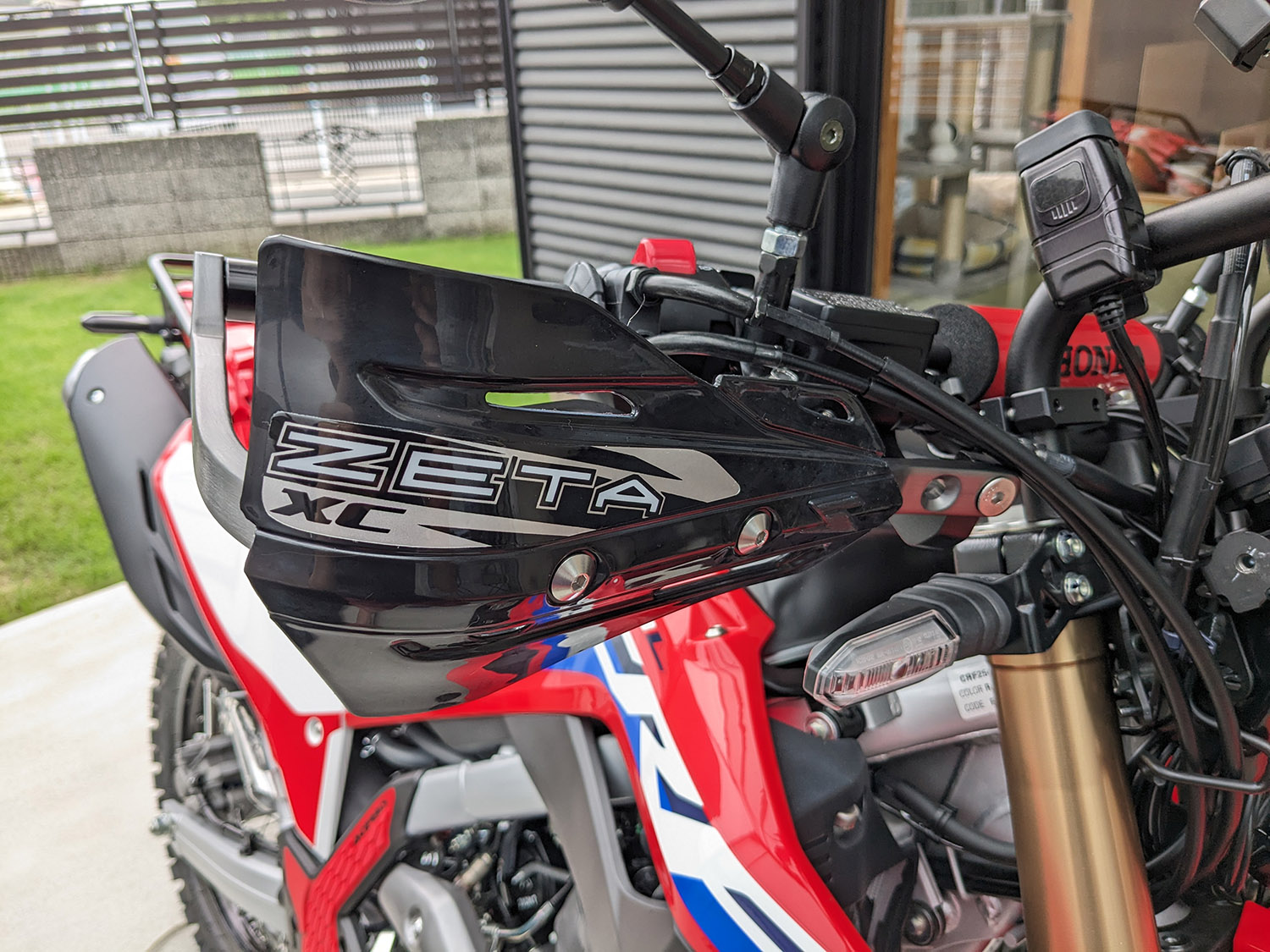 CRF250L MD47 ZETA アドベンチャーアーマーハンドガード 取付 - PUSH