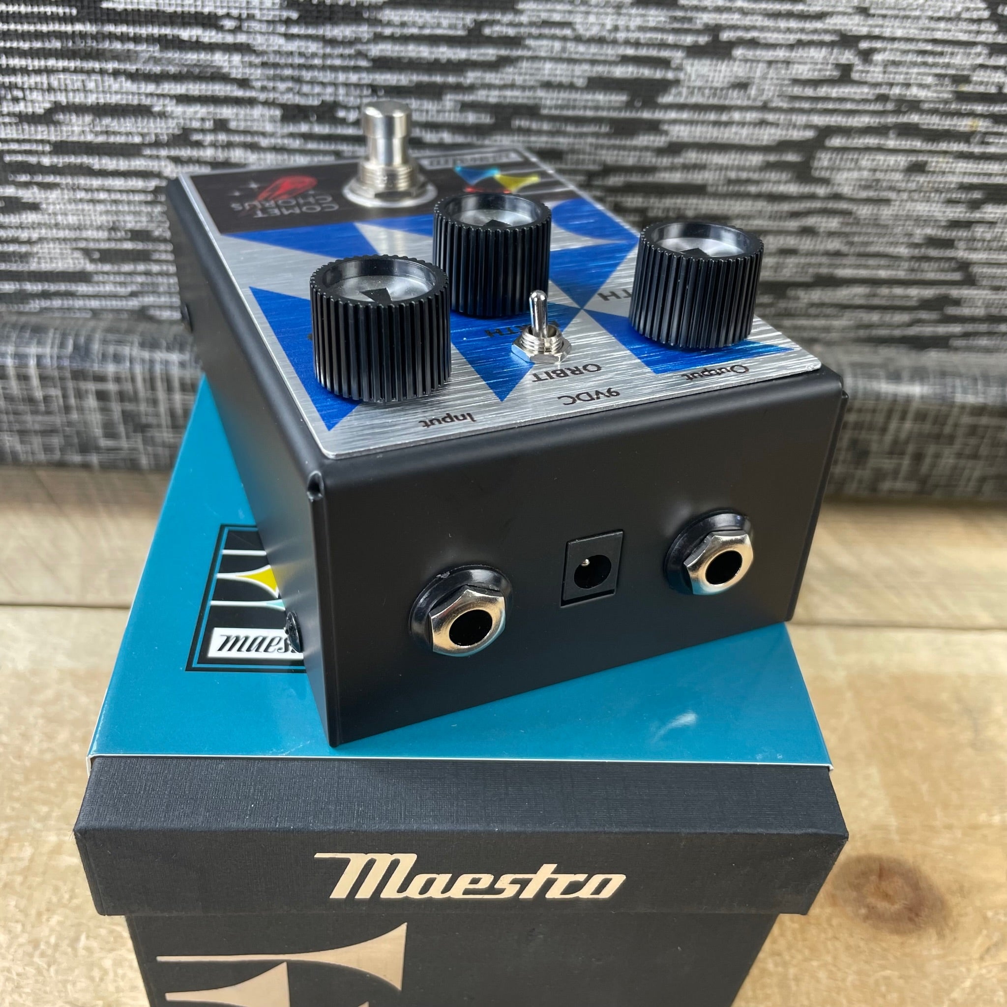 Used Gibson Maestro Comet Chorus Pedal – Quimper Sound Records and