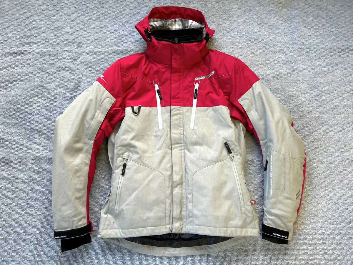 冬将軍に立ち向かう！WSプリマロフト ウォームパーカーをレビュー