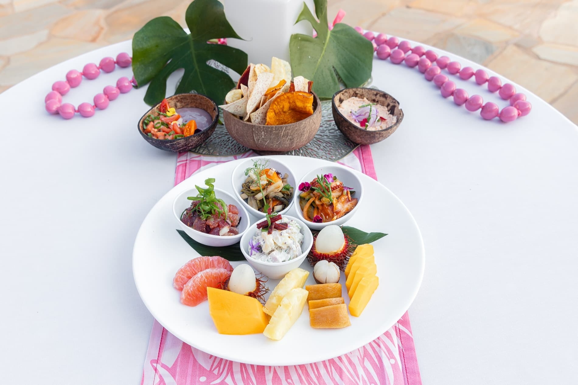 ロイヤル ハワイアン ルアウ ～アハ アイナ～でディナーメニューを