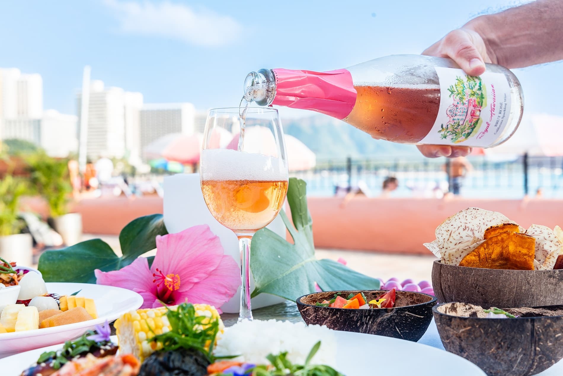 ロイヤル ハワイアン ルアウ ～アハ アイナ～でディナーメニューを