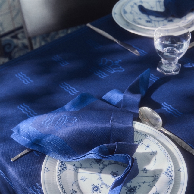 ウェーブ テーブルクロス ブルー|ロイヤル コペンハーゲン 公式