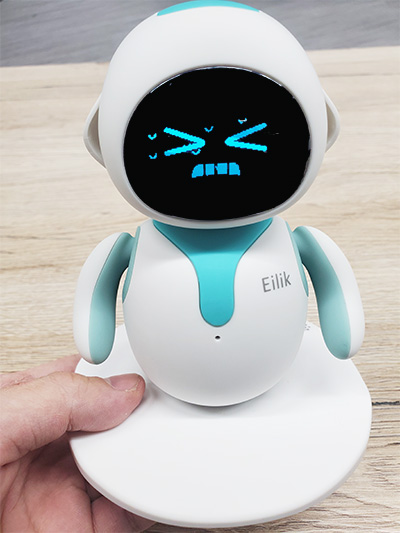 コンパニオンロボット「Eilik (アイリック)」の癒しを実際に体験して