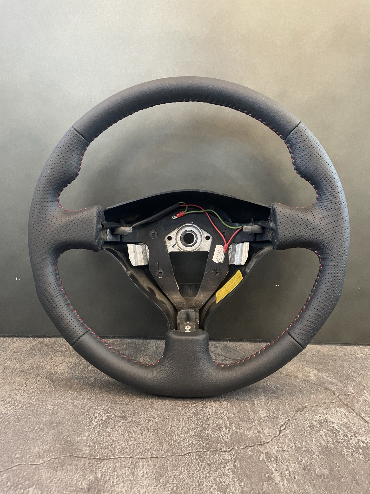 三菱 ランサーエボリューション 純正ステアリングの本革張り替え | 本