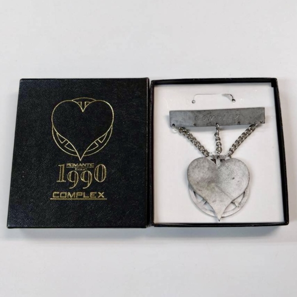 COMPLEX ブローチ ROMANTIC 1990 TOUR ツアーグッズ | 音楽資料専門店