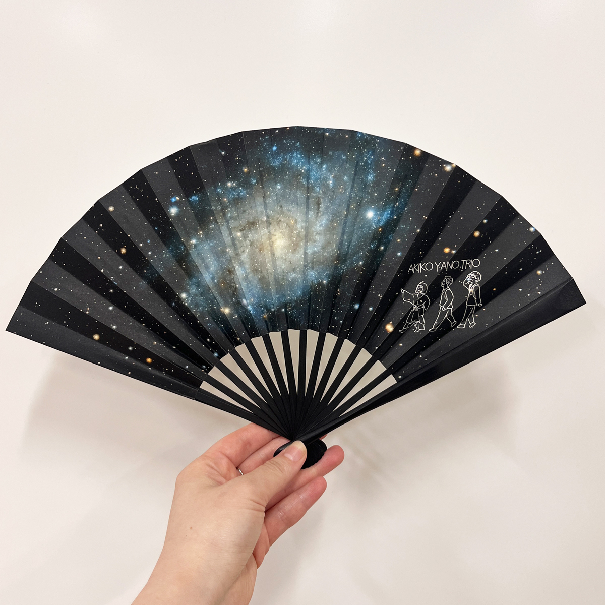 AKIKO YANO TRIO】宇宙の旅行用扇子 | ソニーミュージック公式