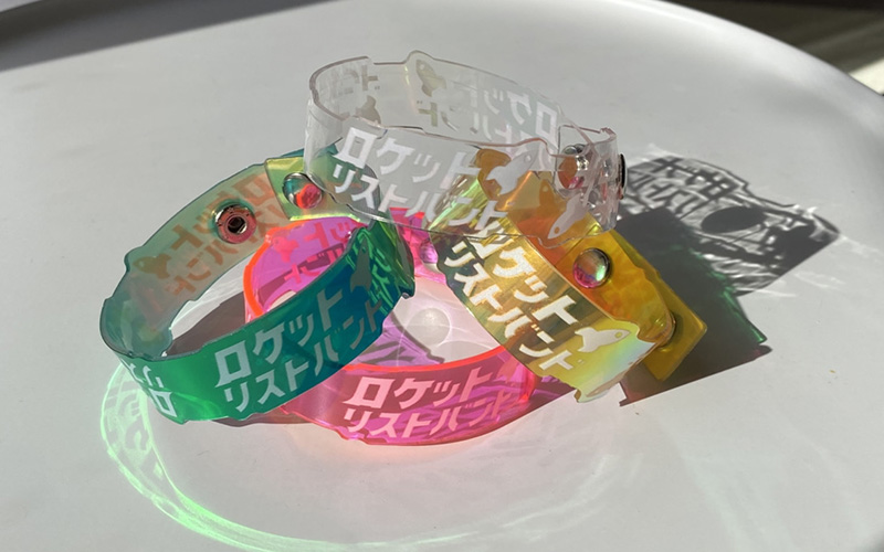 夏フェス主役級⁉オーロラPVC、クリアPVCリストバンドがアツイ