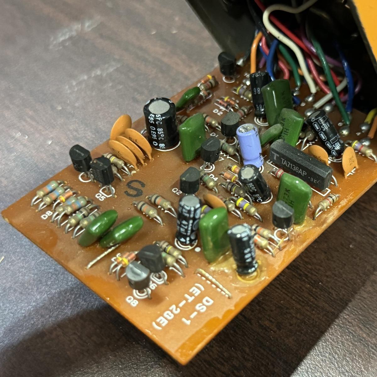 最終値下げ　BOSS DS-1　銀ネジ　1980年代製造 最終値下げ BOSS DS-1 銀ネジ 1980年代製造 - メルカリ