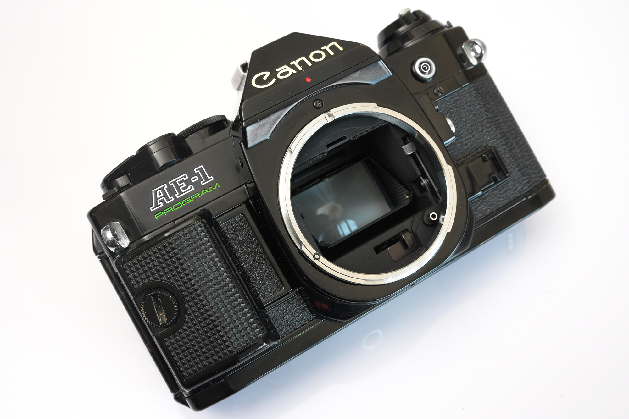 Canon AE-1 Program – A Timeless Classic! – Shoot Film Like a Boss