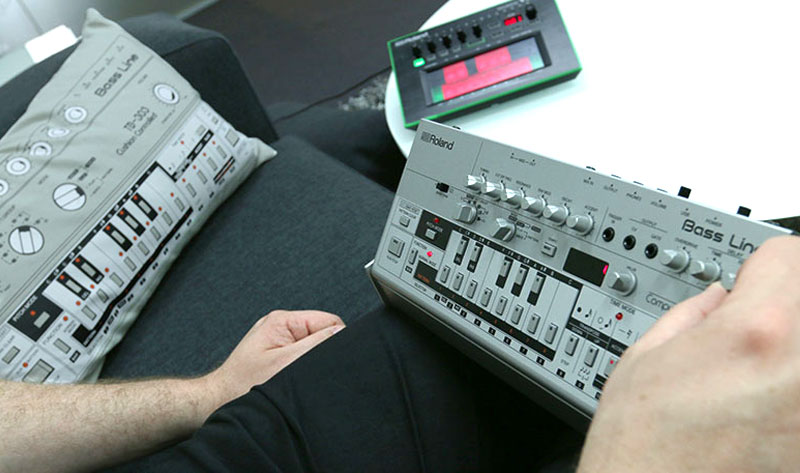 TB-03 VS. TB-3 - Roland Australia