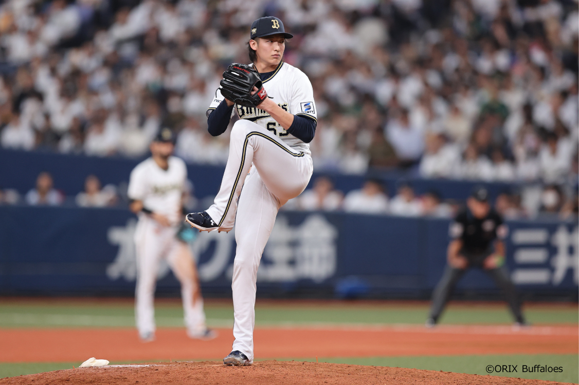 オリックス・バファローズ 山﨑 颯一郎選手と アドバイザリースタッフ
