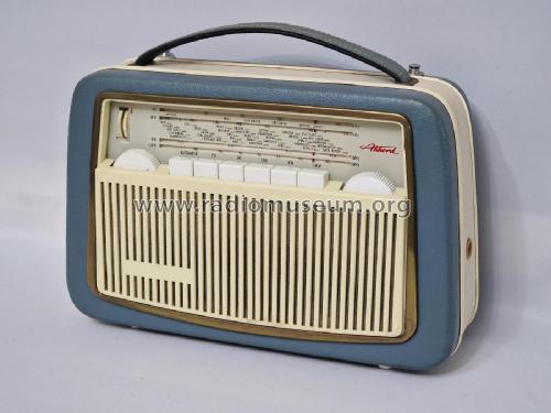 Pinguin U62 de Luxe Ch= 513/3600 Radio Akkord-Radio + |Radiomuseum.org