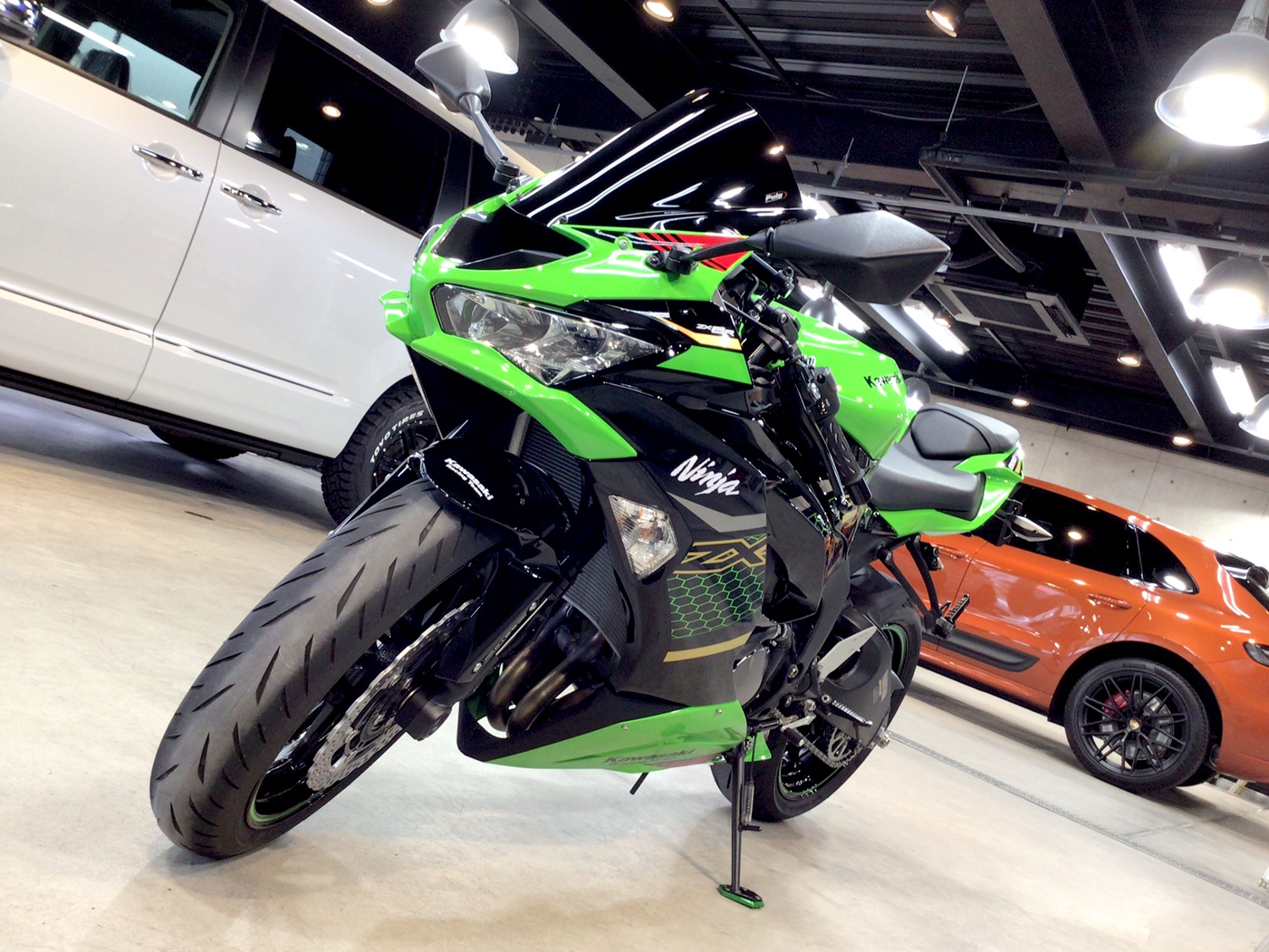 カワサキ ニンジャ ZX-6R KRTエディション【リボルト・プロ】 | - 洗練