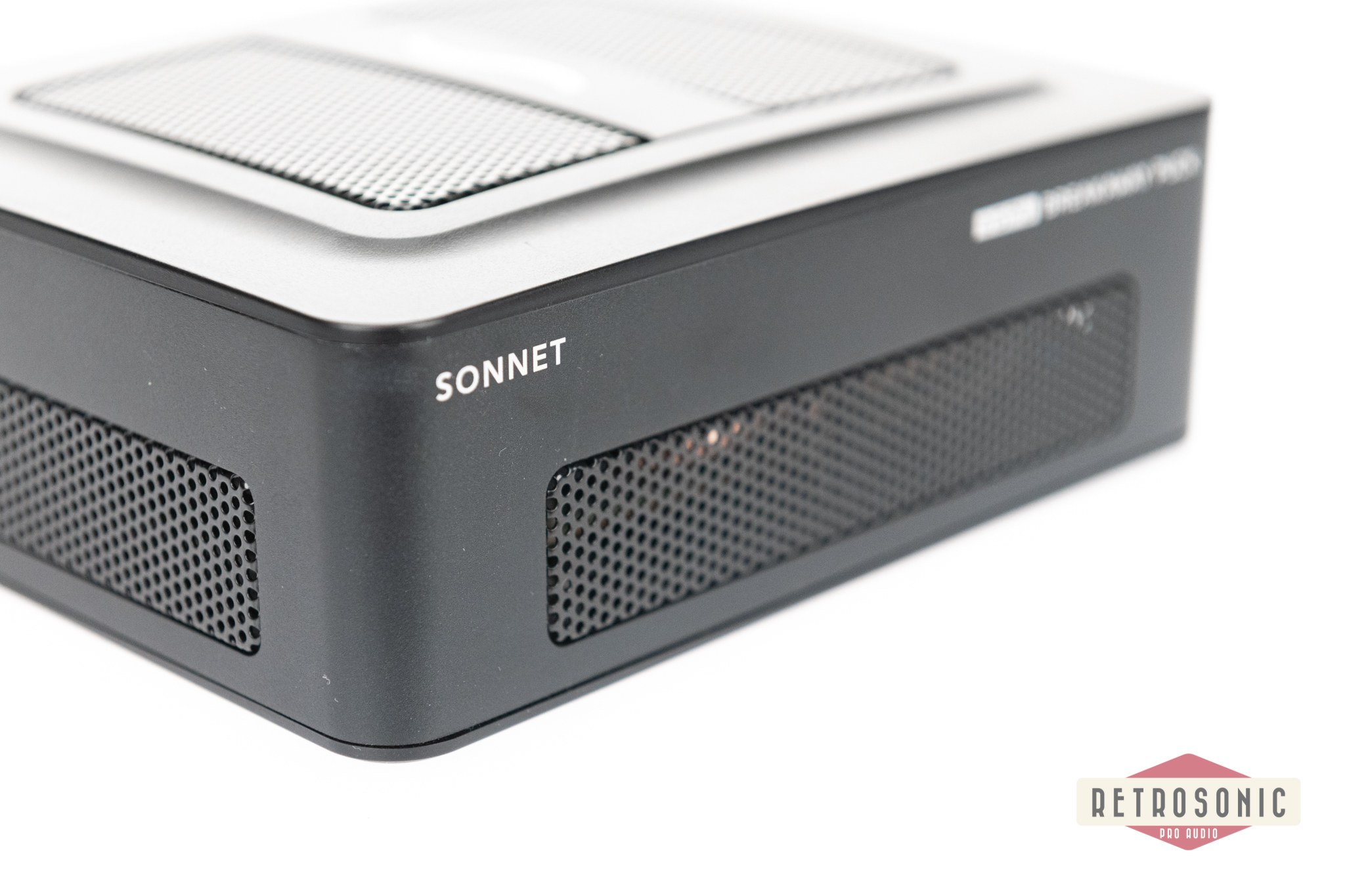 sonnet-egpu-breakaway-puck-