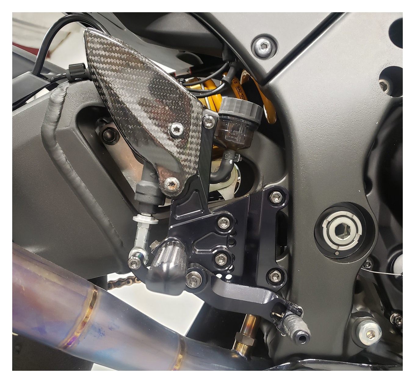 Graves Works Rearsets Kawasaki ZX10R / ZX10RR 2016-2025 - RevZilla