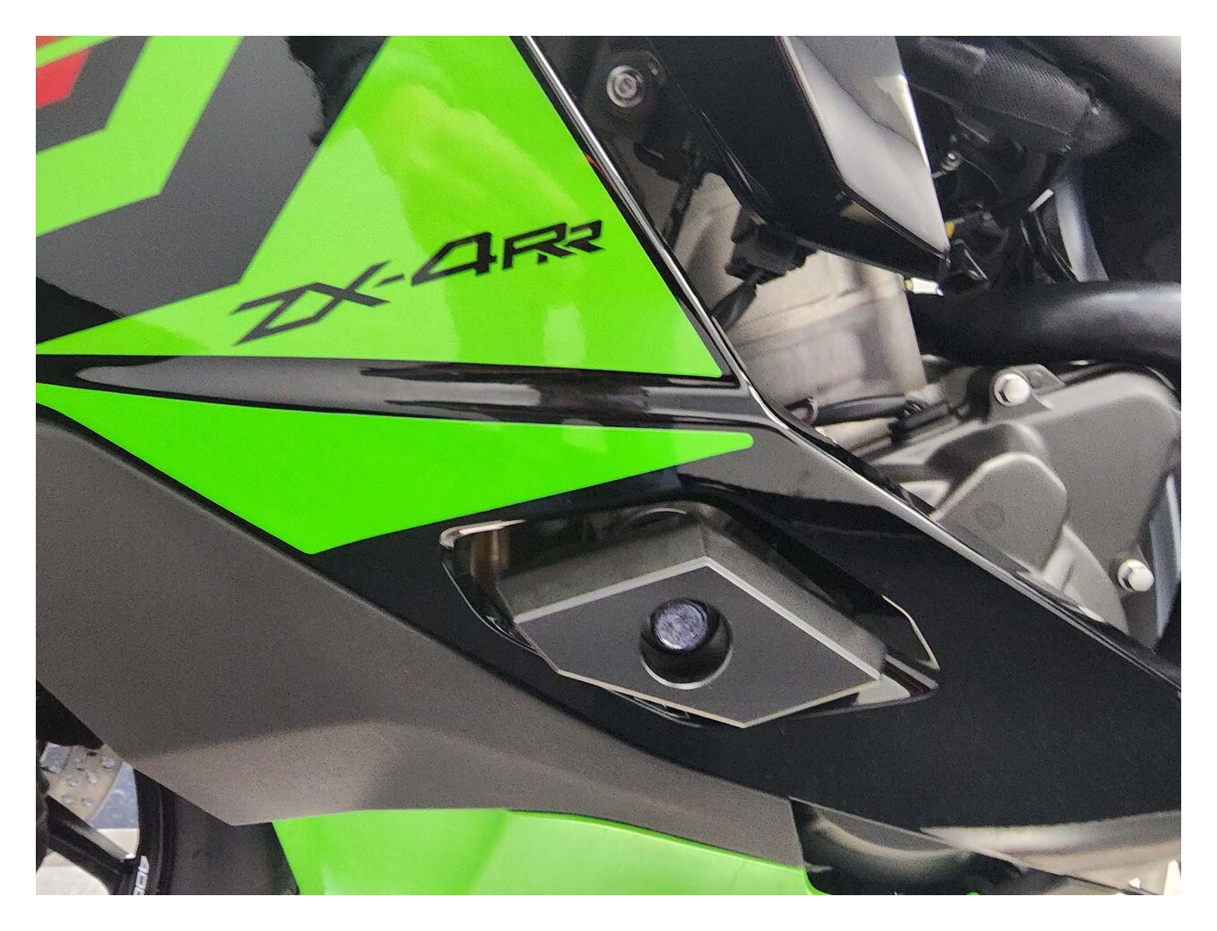 Graves Diamond Frame Sliders Kawasaki Ninja ZX-4R / ZX-4RR 2023