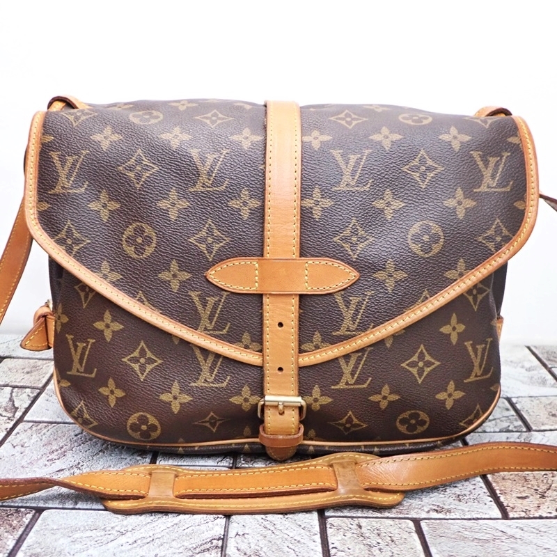 ルイヴィトン ソミュール30 M42256 モノグラム ショルダーバッグ