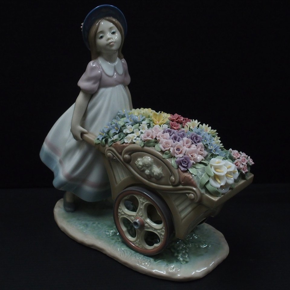 堺市南区泉ヶ丘のお客様より】LLADORO リヤドロ 可愛いお花屋さん 陶器