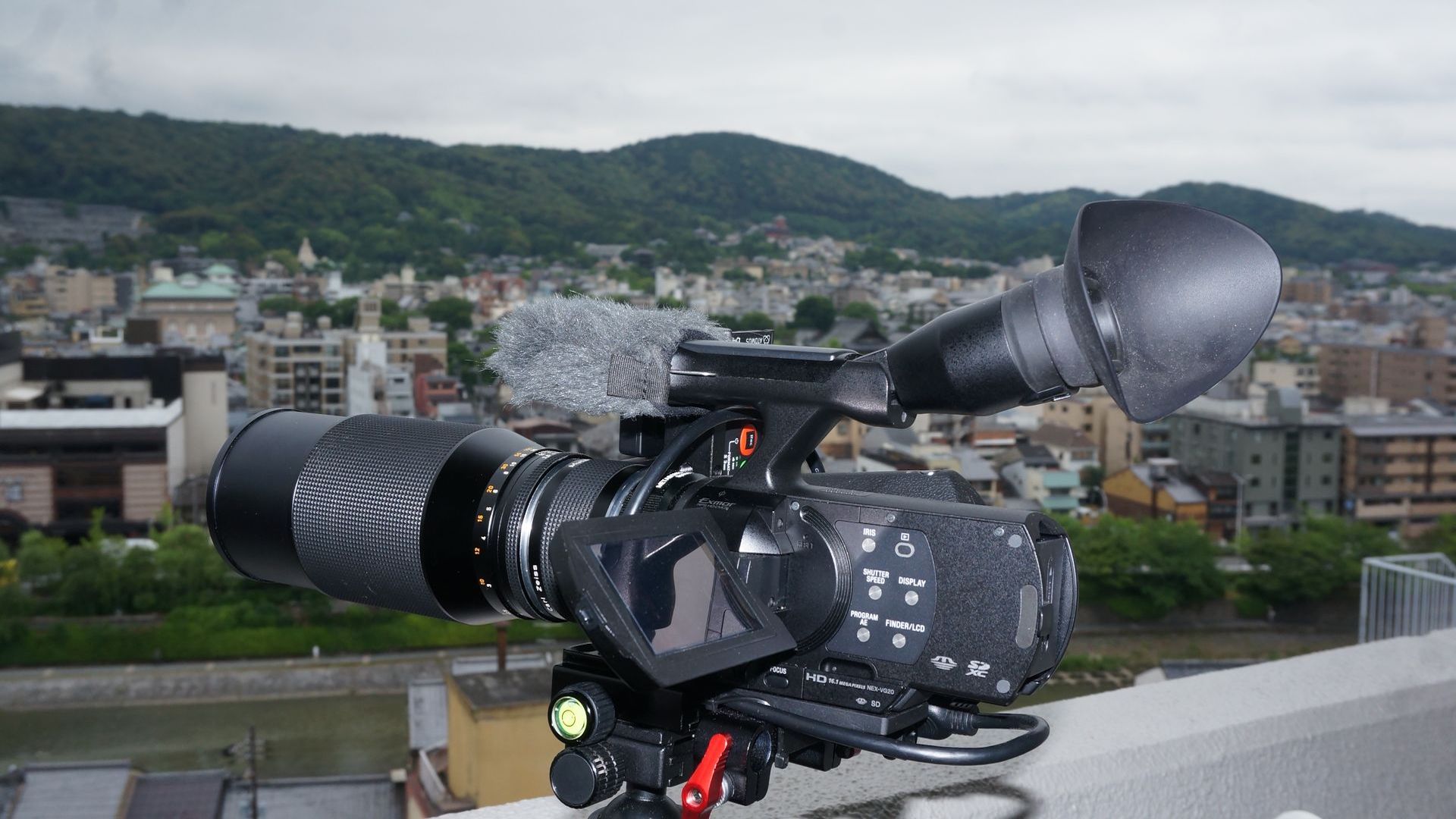 Zeiss 'Contax' Sonnar 180mm f/2.8, a fast, heavyweight quality