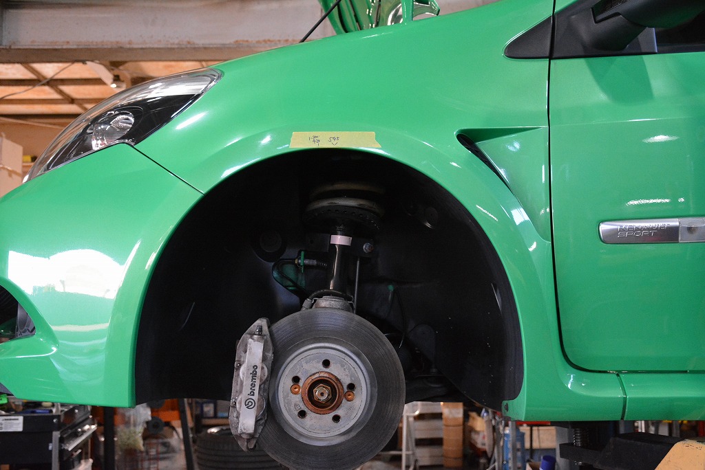 ルーテシア3RS サスペンションメンテナンス | RED POINT/レッド