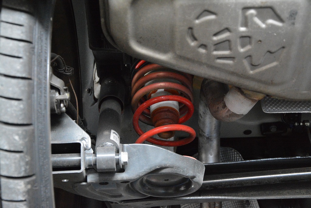 アバルト595はオリジナルサス+MCB | RED POINT/レッドポイント | RED