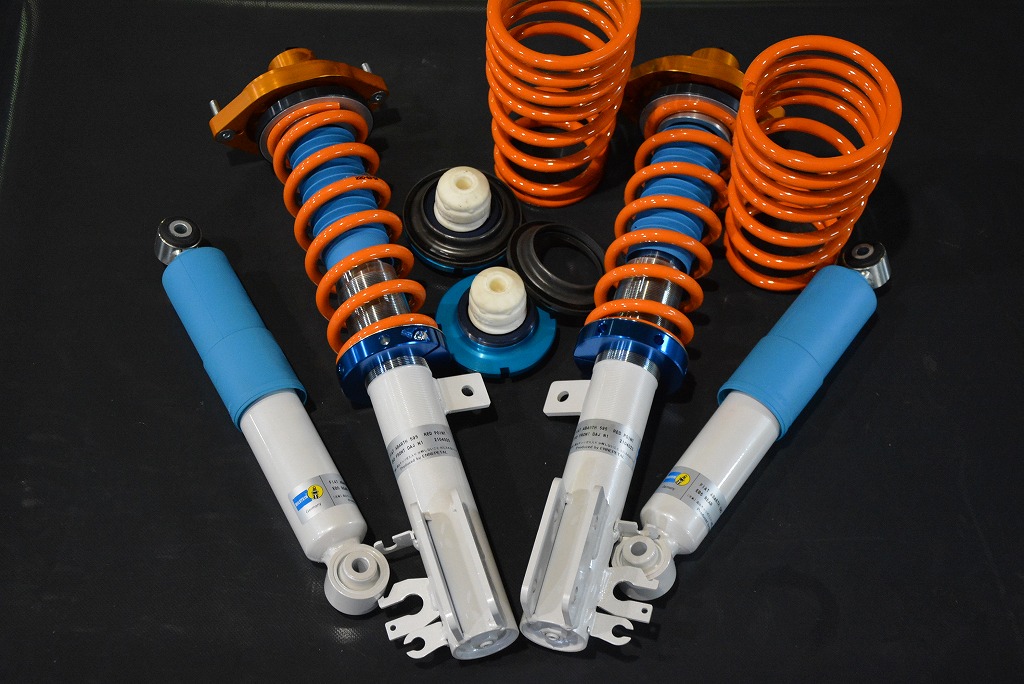 アバルト595 オリジナルサスペンション作業開始ですアバルトにイチオシ