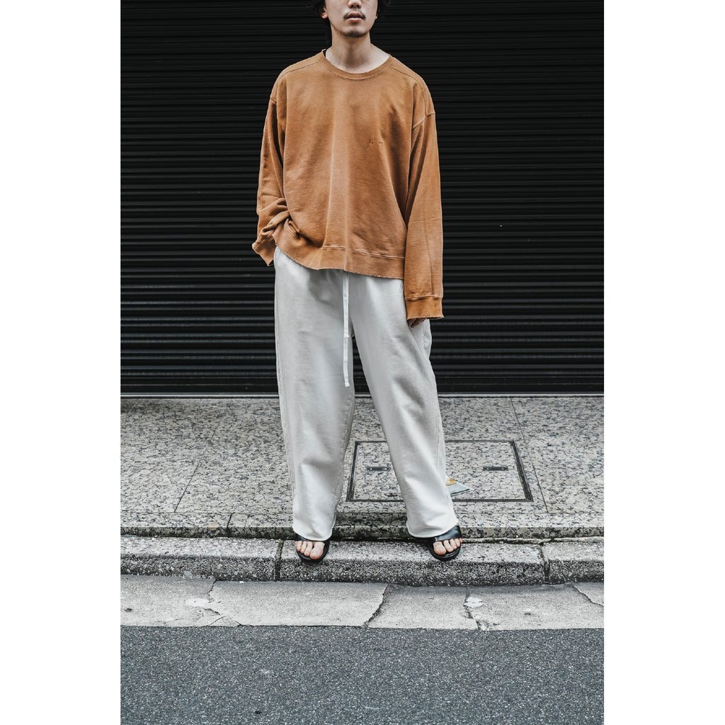 EMBROIDERY UNEVEN OVER SWEAT SHIRT | ref. / Web Store