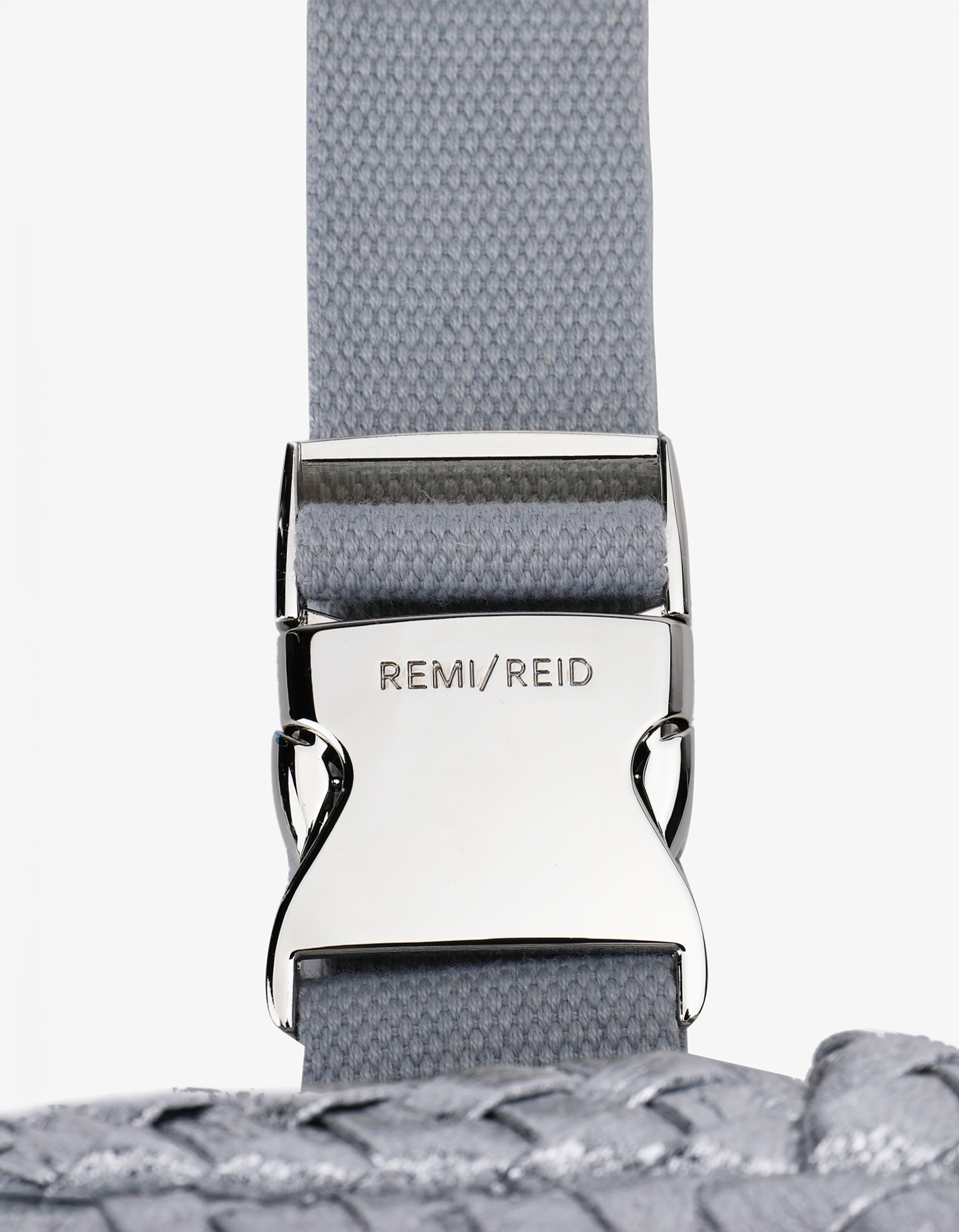 EVERLEIGH WOVEN BELT BAG SILVER – REMI/REID