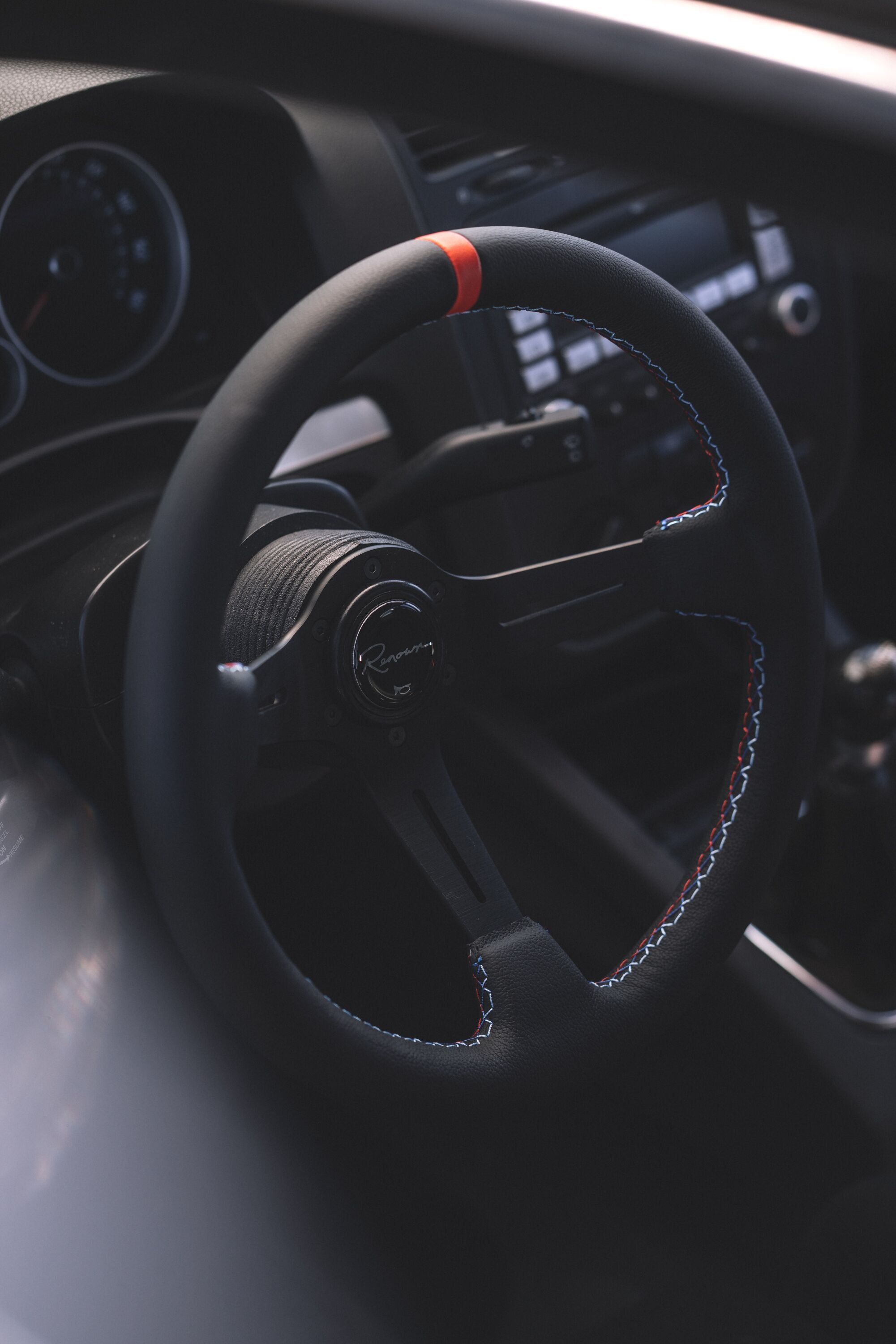 Renown Chicane Motorsport Competition Steering Wheel – Renown USA