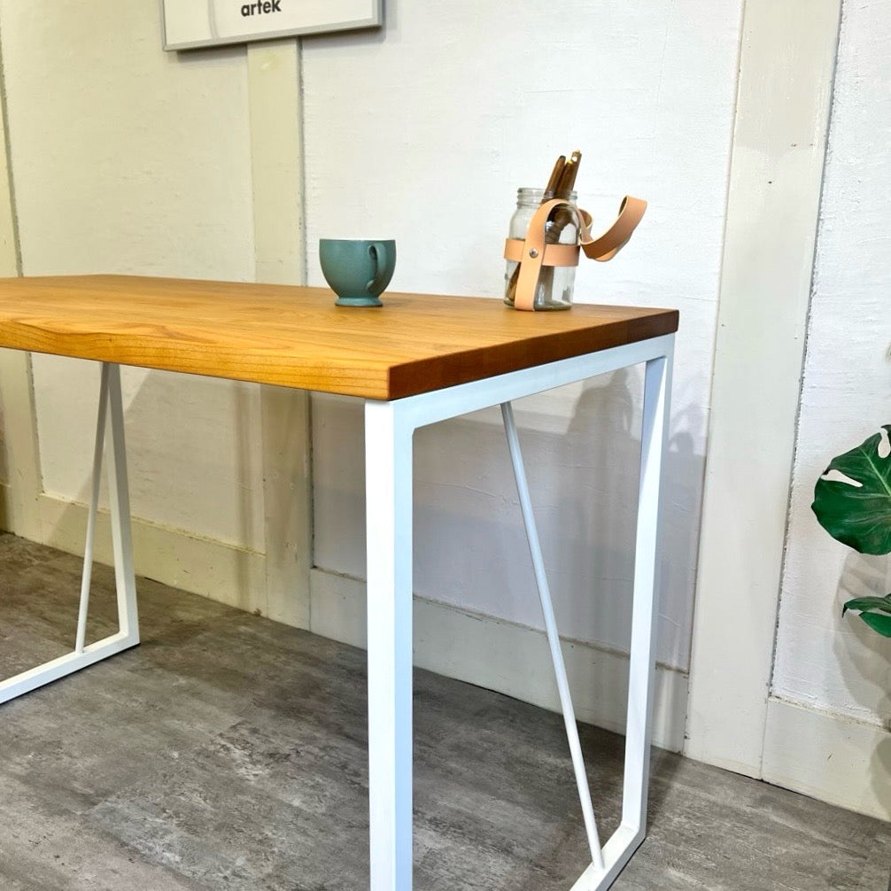 イクスス / ikususu デスク 机 アルダー無垢材 スチール脚 ホワイト