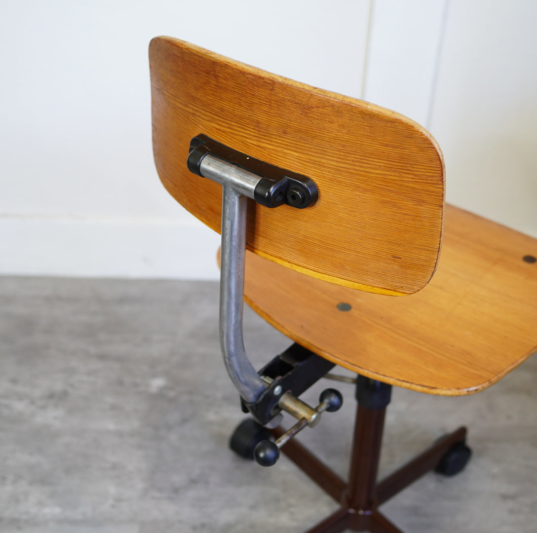 フリッツハンセン / FRITZ HANSEN ケヴィ Kevi キャスターチェア