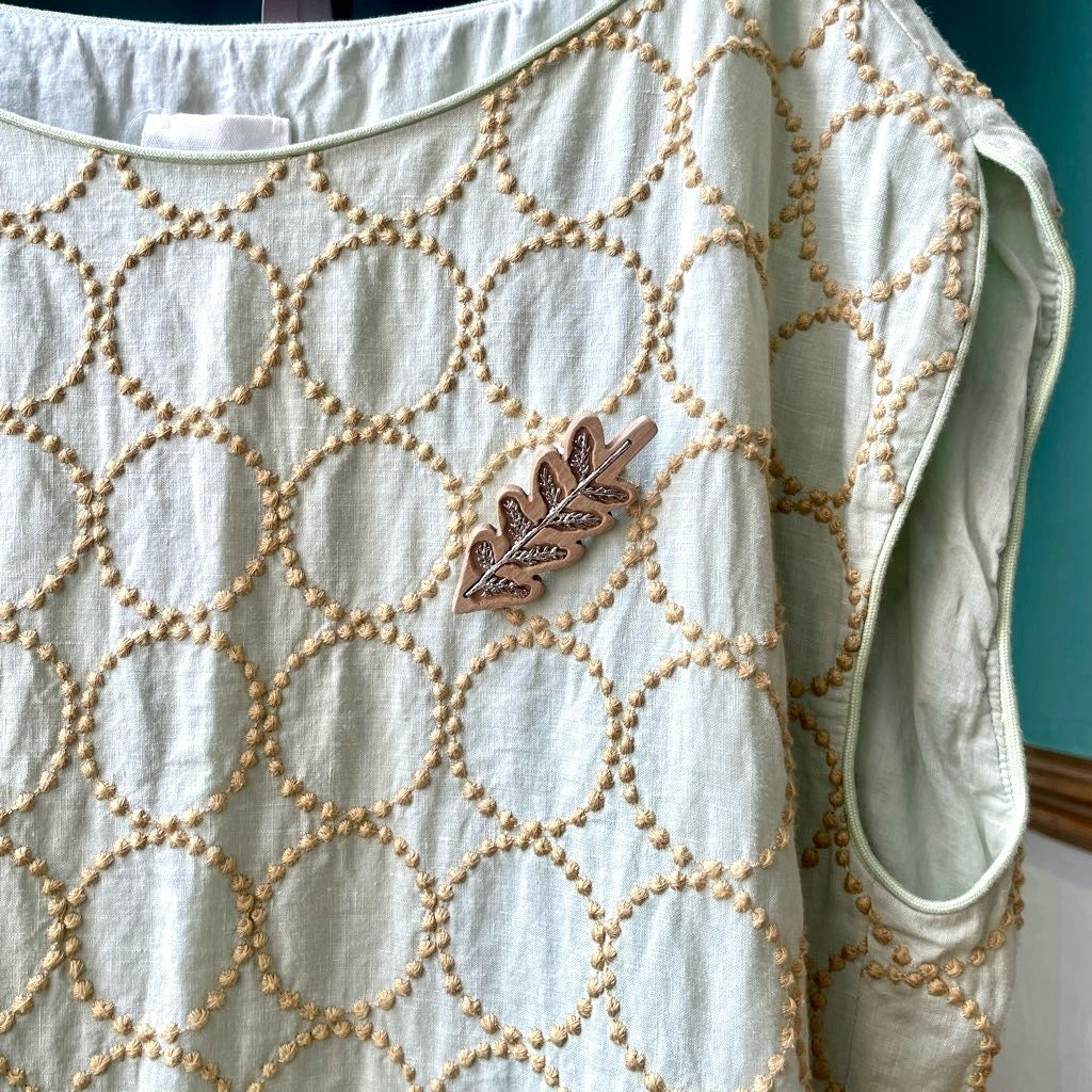 ミナペルホネン / mina perhonen ブローチ もみの木 木製 真鍮 中古 美