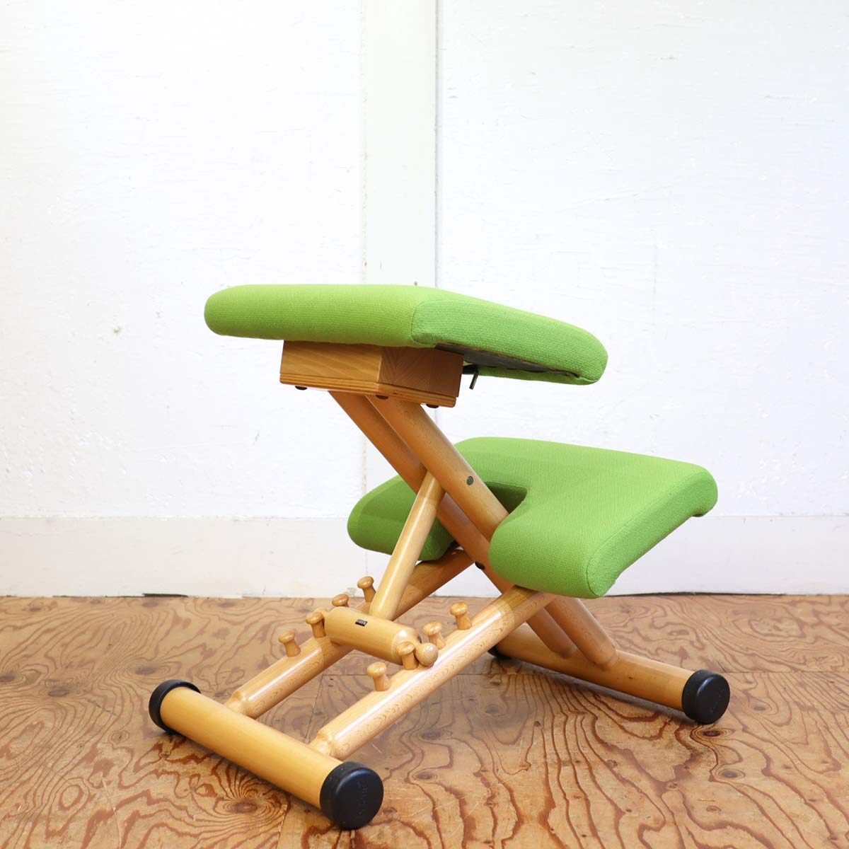 ヴァリエール(ストッケ) バランスチェア マルチ グリーン 学習椅子