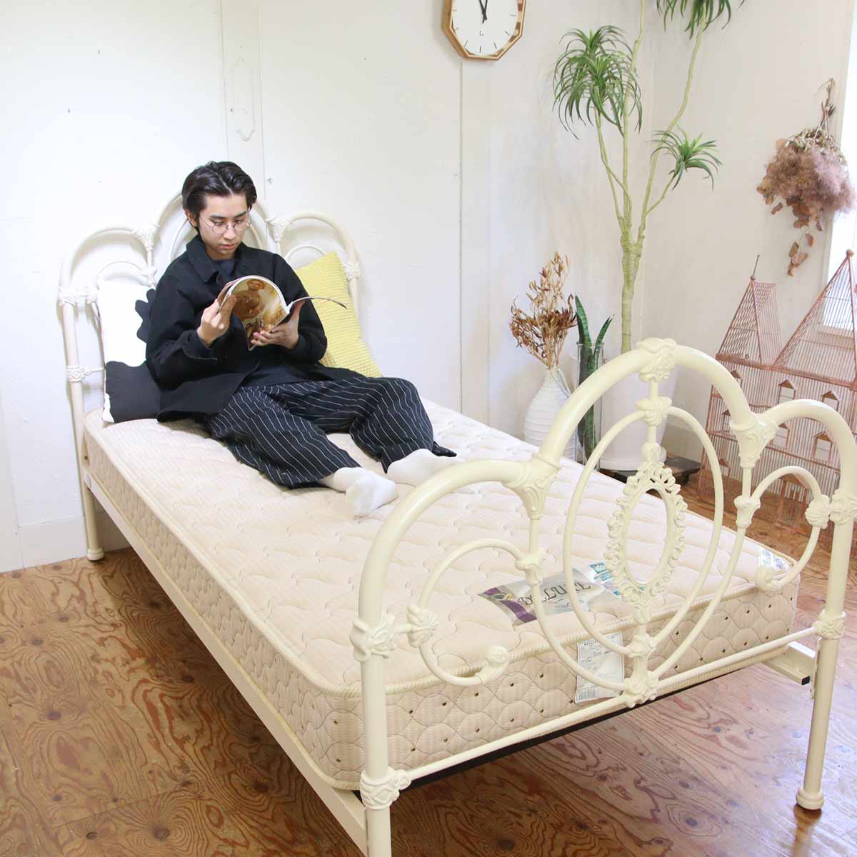 ローラアシュレイベッドフレーム ダブル