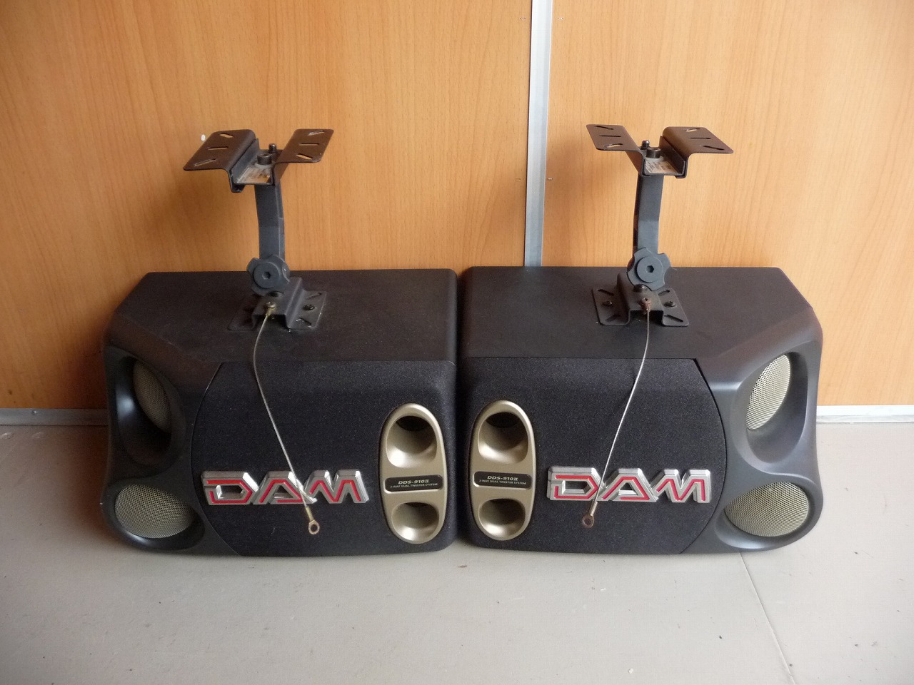 スピーカー 第一興商 DDS-910II SPB-65N DAM ペア 天吊り 金具 付属