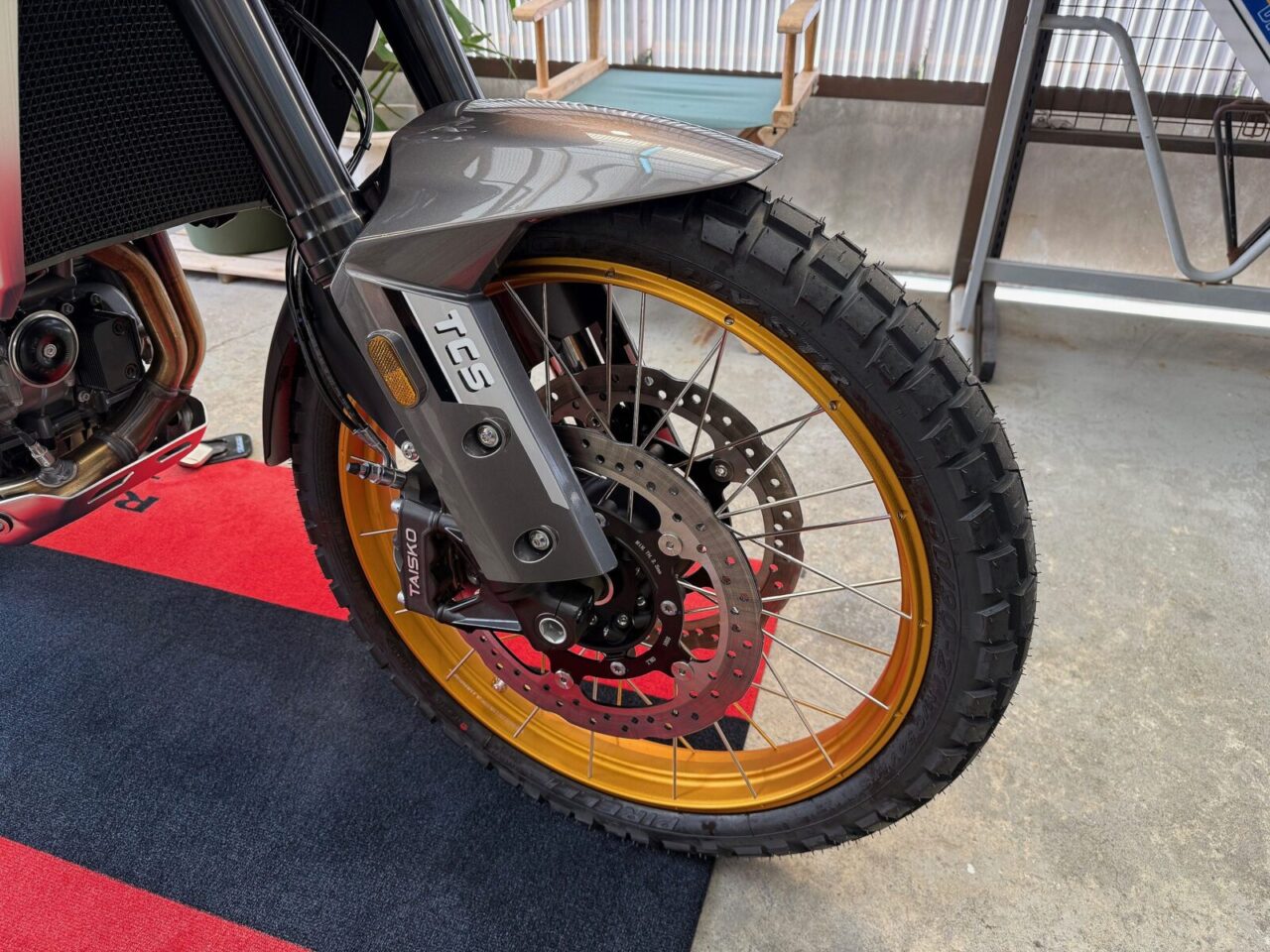 KOVE 800X-PRO って、峠最速！敵無しのロードバイクだった!? | Rider's