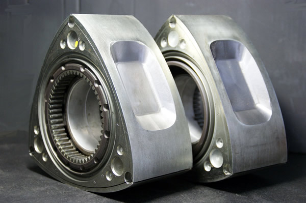 RX-7,RX-8などRE車を中心にレースからフィードバックしたノウハウをも