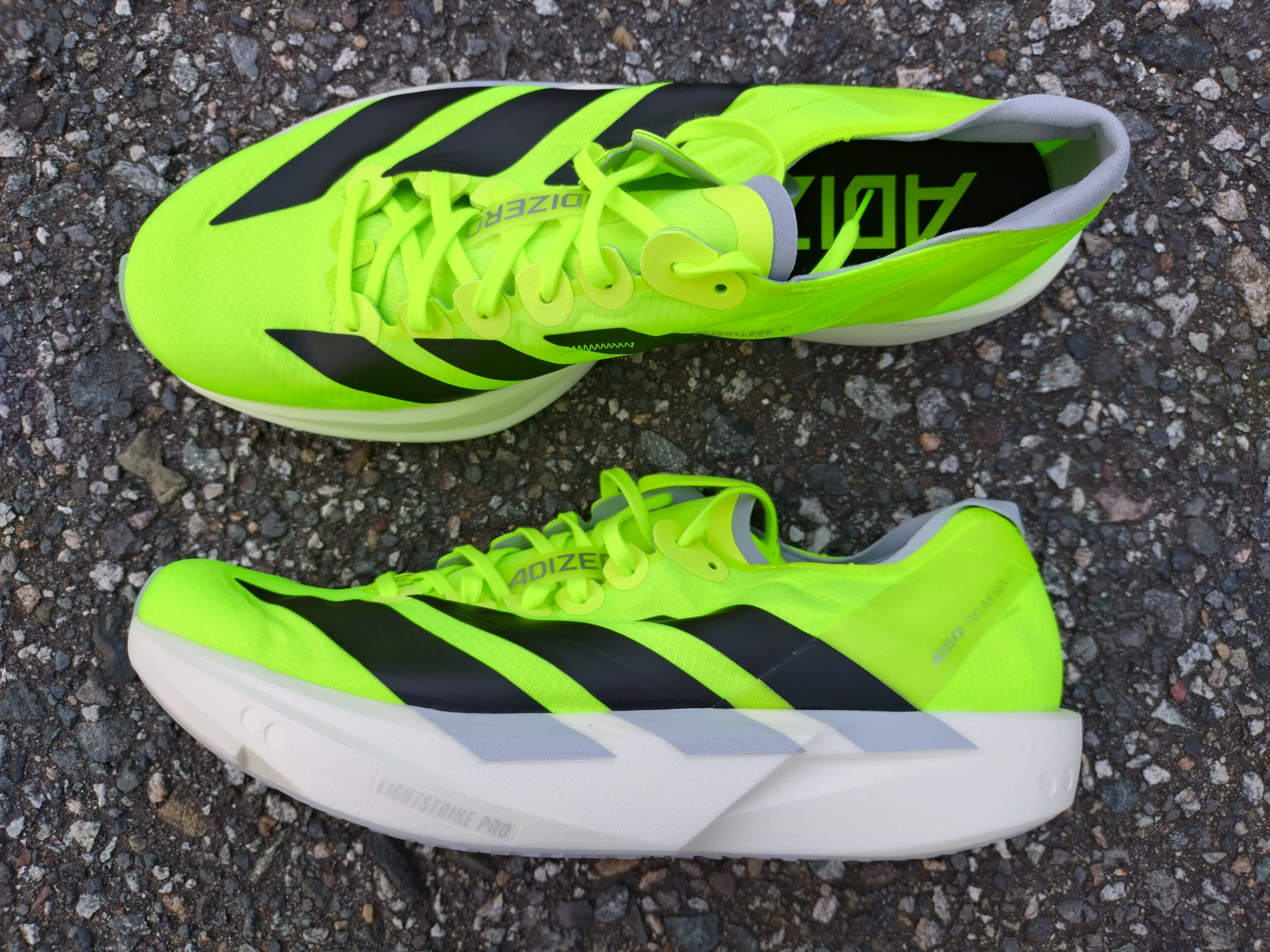 三*広様 アディゼロタクミセン11 26.0 速さを操りショートレースに挑む。アディダスからスピードの