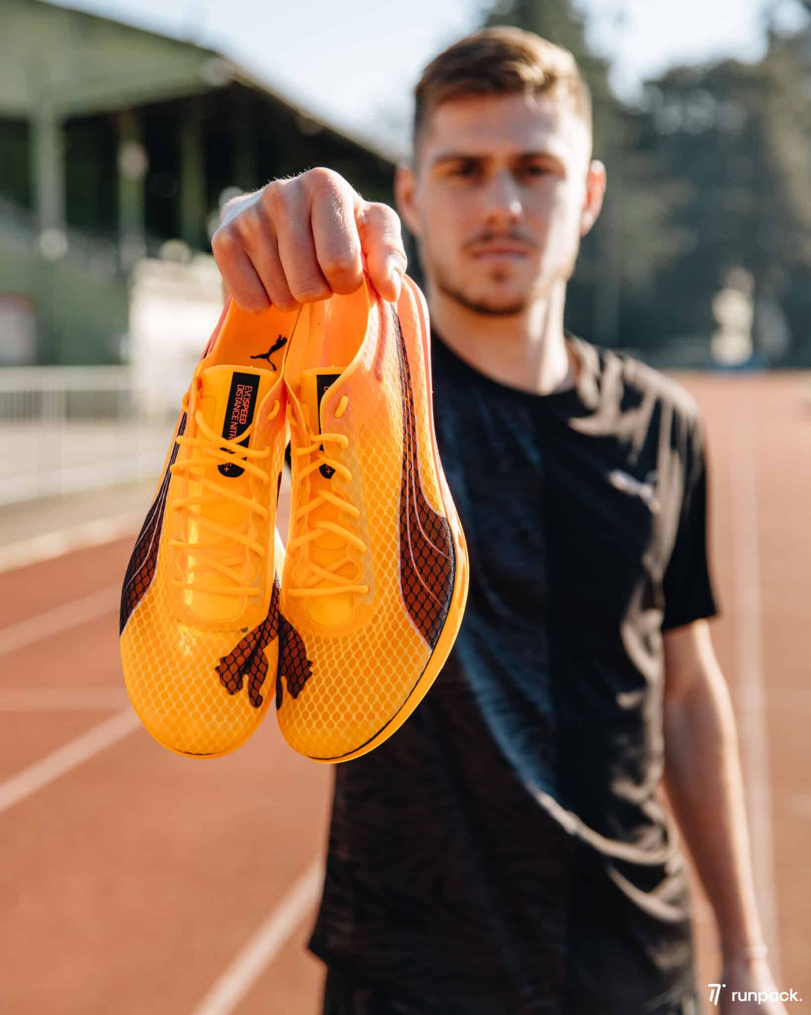 PUMA NITRO 400スパイクシューズ オレンジ/イエロー 収納袋付き PUMA