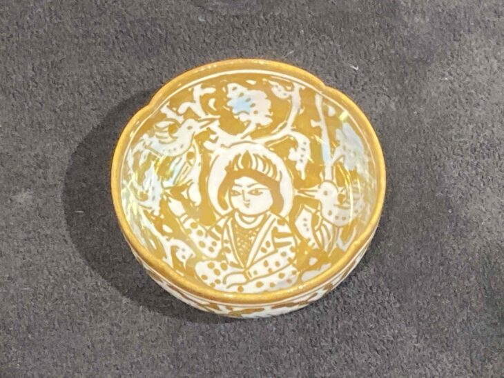 加藤卓男 作『ラスター彩 胡姫文 酒杯』 ｜骨董品買取 緑和堂