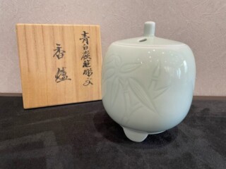 井上 萬二 作 『青白磁青海波文 徳利』 買取価格相場｜骨董品買取 緑和堂