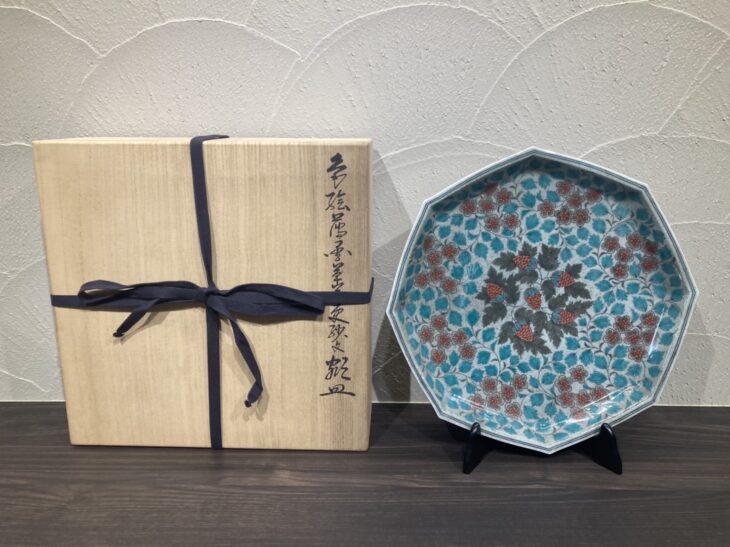 十三代 今泉 今右衛門 作 『色絵 薄墨草花更紗文 額皿』 買取価格相場