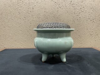 4代 清風 与平 作『秘色窯袴腰香炉』 ｜骨董品買取 緑和堂