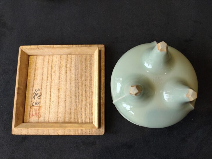 諏訪蘇山 純金『青磁袴腰香炉』 ｜骨董品買取 緑和堂