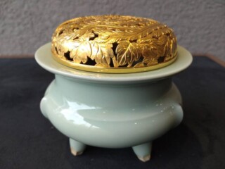 諏訪蘇山 純金『青磁袴腰香炉』 ｜骨董品買取 緑和堂